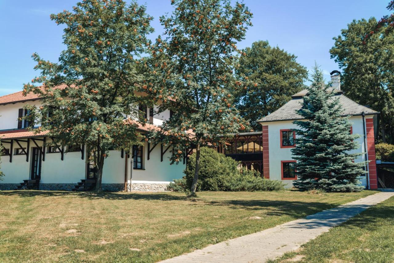 Resort Mlyn Cernovice Cernovice  Dış mekan fotoğraf