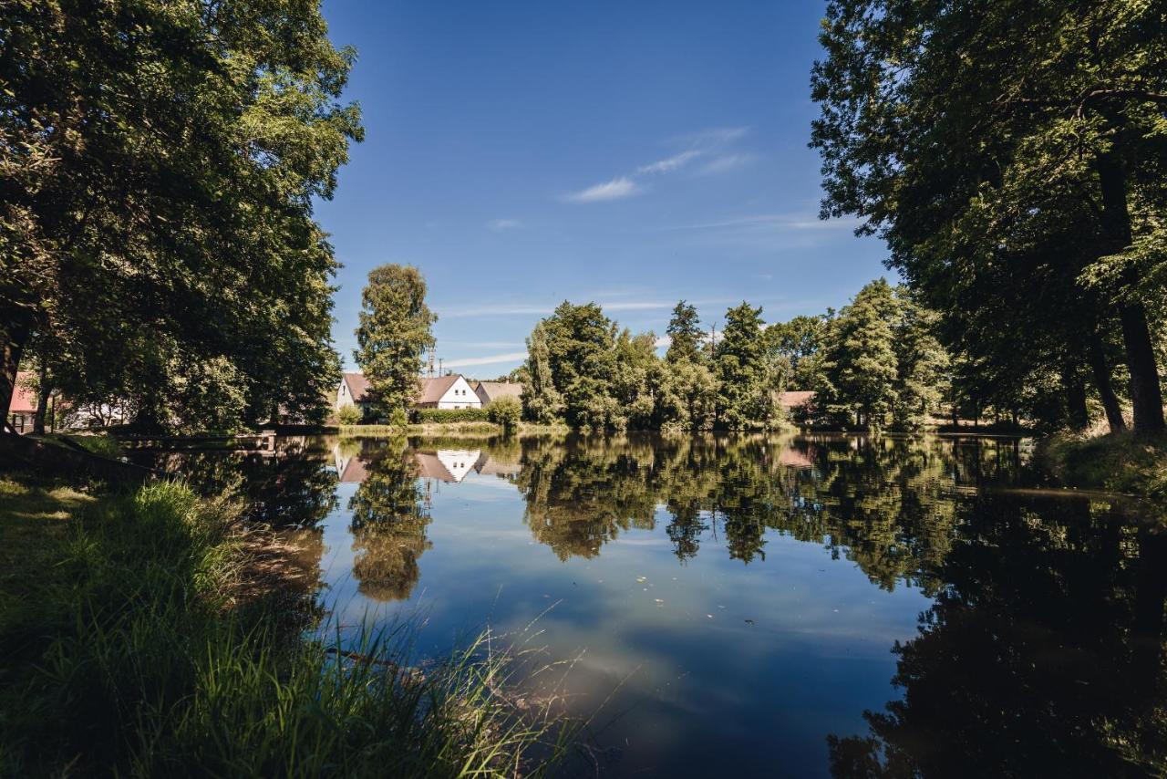 Resort Mlyn Cernovice Cernovice  Dış mekan fotoğraf