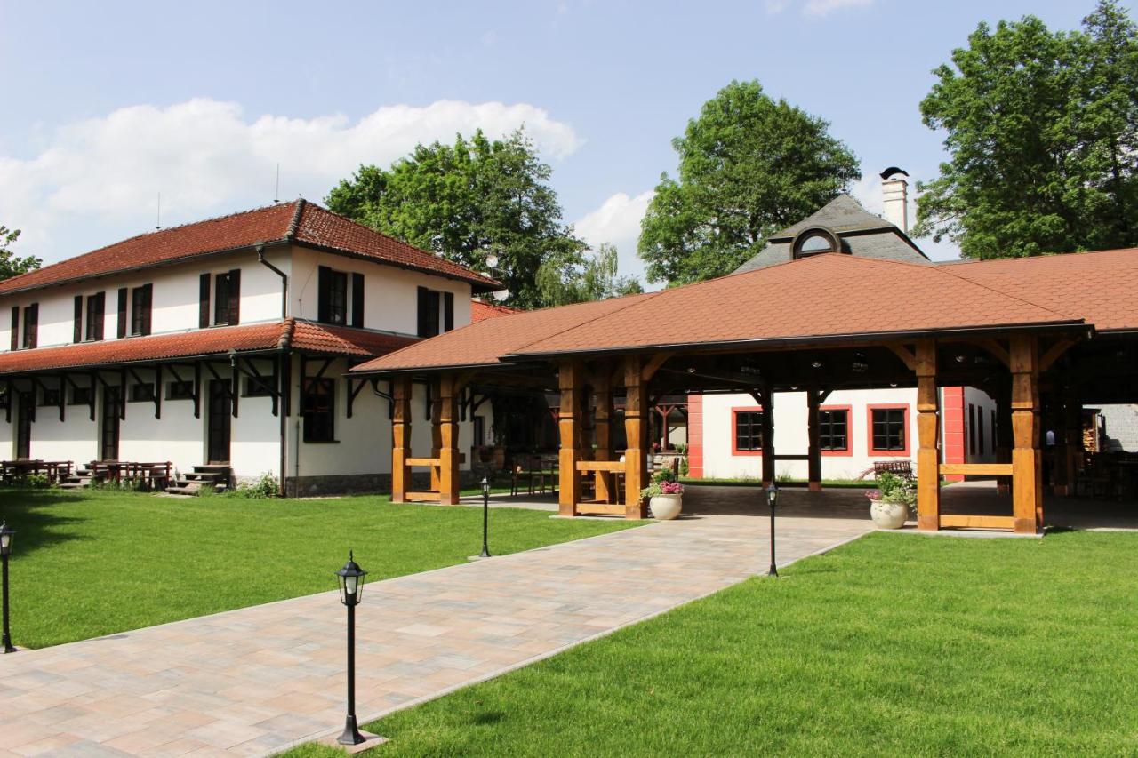 Resort Mlyn Cernovice Cernovice  Dış mekan fotoğraf